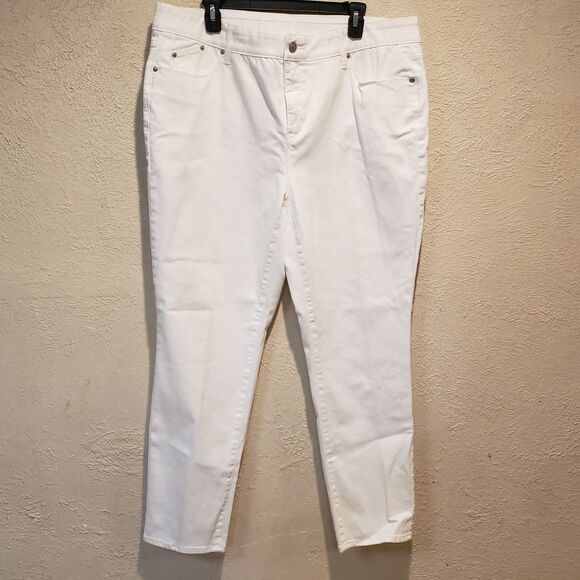 Chico’s Straight Cropped Leg White Pants Chico’s Size 3.5R - Picture 2 of 10